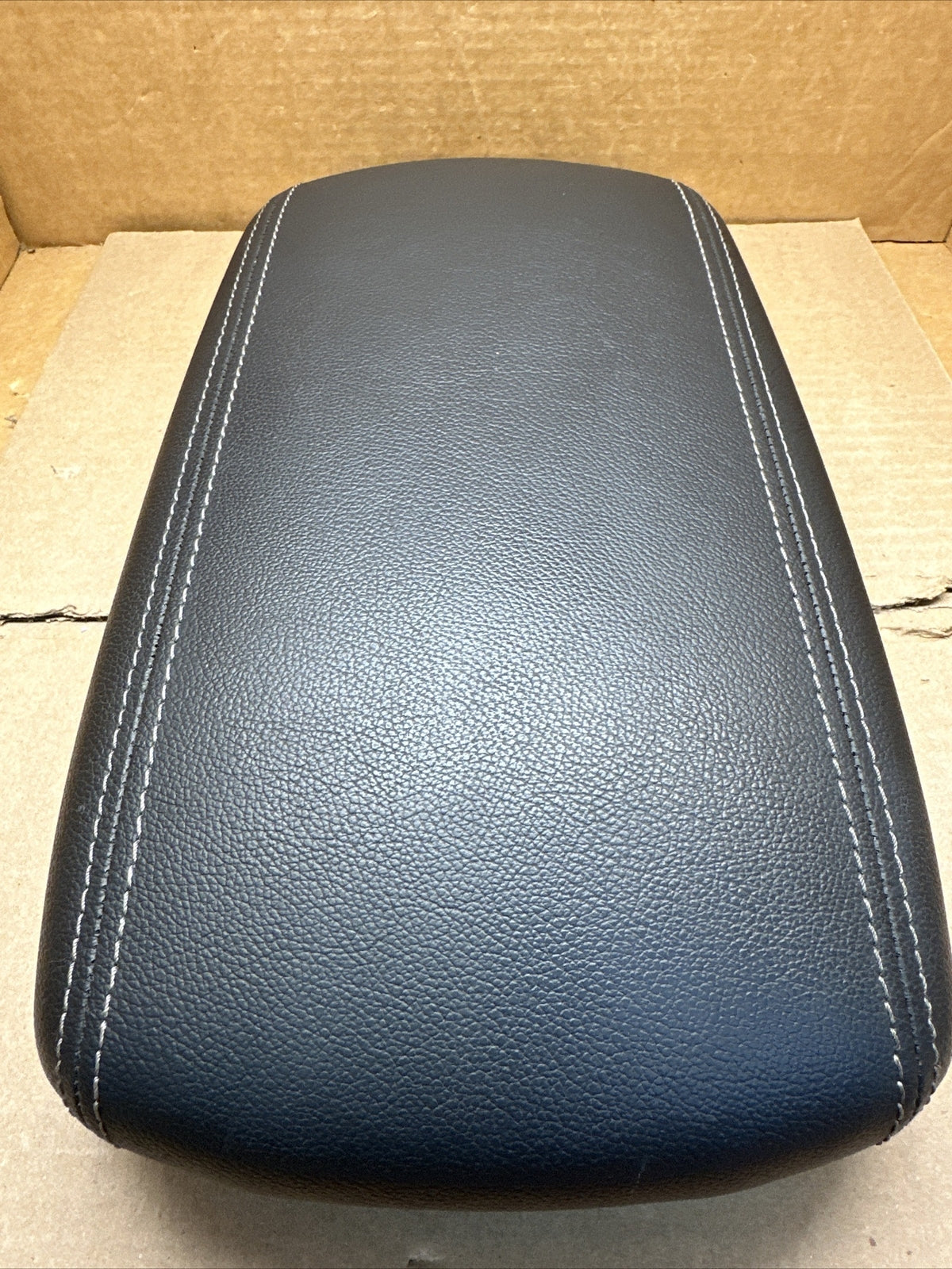 2017 2022 Kia Sportage Center Console Lid Cover Top Arm Rest Armrest Black3