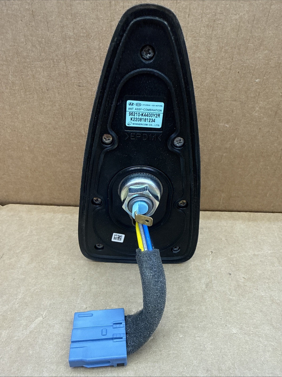 22-23 Kona, 19-23 Kona Electric Roof Radio Shark Fin Antenna Red 96210-K440Y2R5