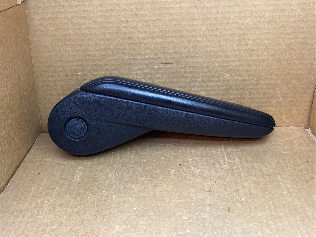 2011 2016 GRAND CARAVAN TOWN & COUNTRY ARMREST FRONT LEFT DRIVER BLACK ARM REST1