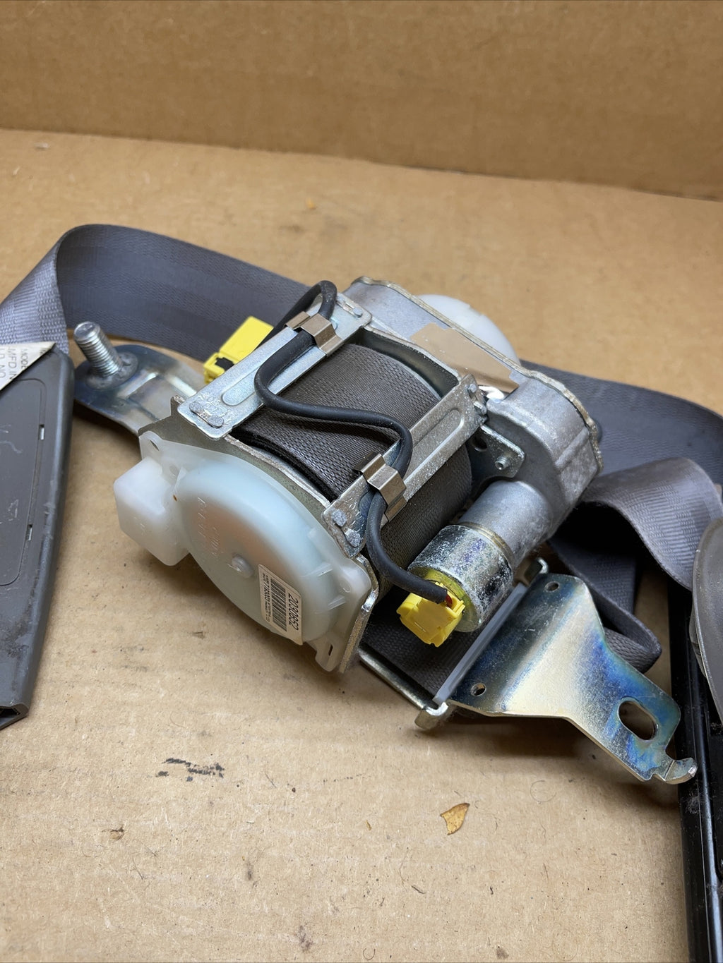 2006 2011 Civic Sedan Front Left Driver Side Seat Belt Seatbelt Retractor Gray4