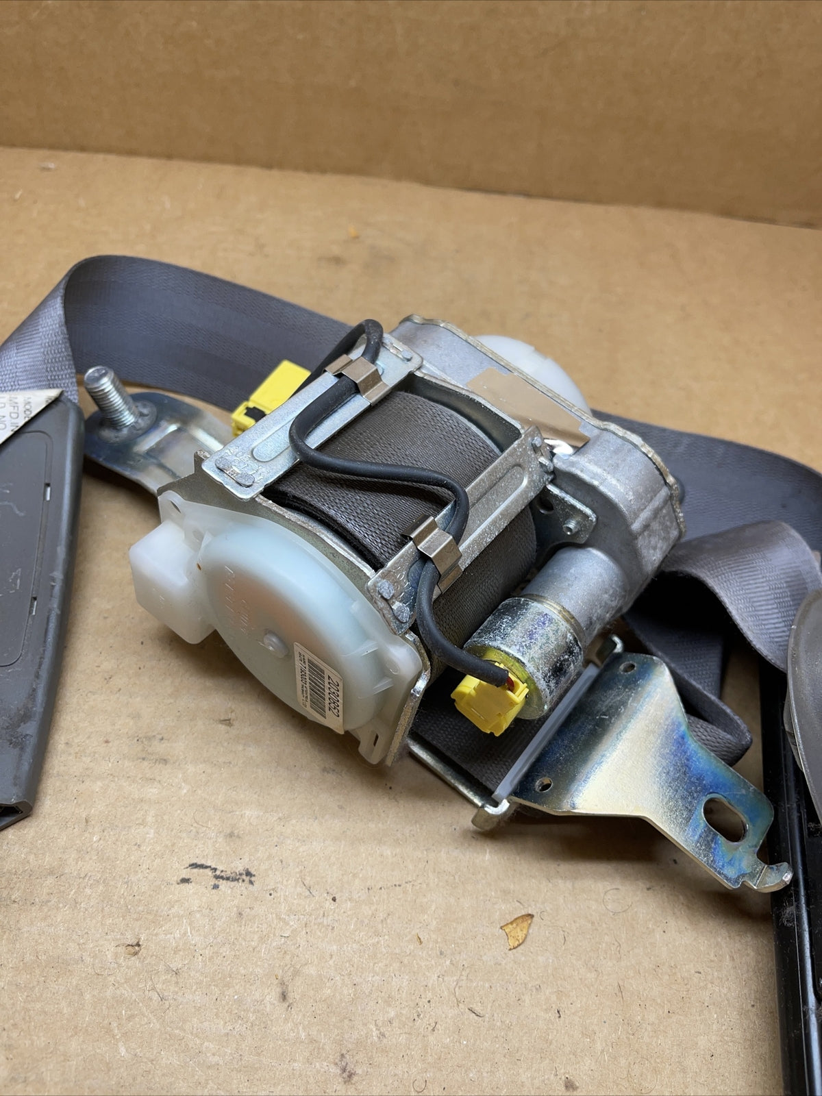 2006 2011 Civic Sedan Front Left Driver Side Seat Belt Seatbelt Retractor Gray4
