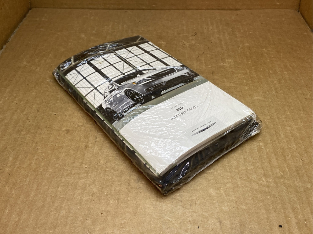 2014 14 Chrysler 200 Owner's Owners Owner Manual Book Guide Set Case OEM4