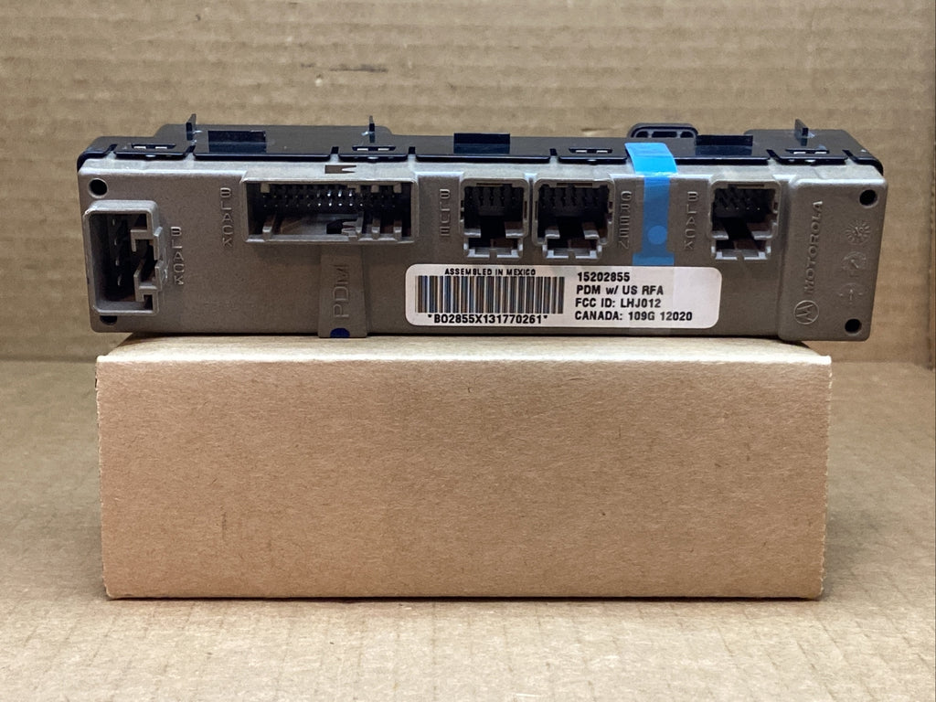 03 06 Tahoe Yukon Silverado Window Control Switch Front RH Right OEM 152028554