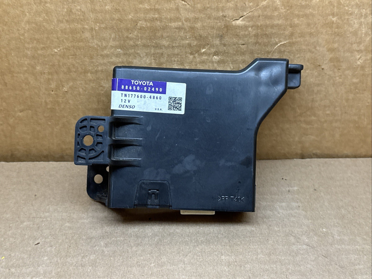 2009 2013 Toyota Corolla + Matrix Temperature Control Module OEM 88650 024900