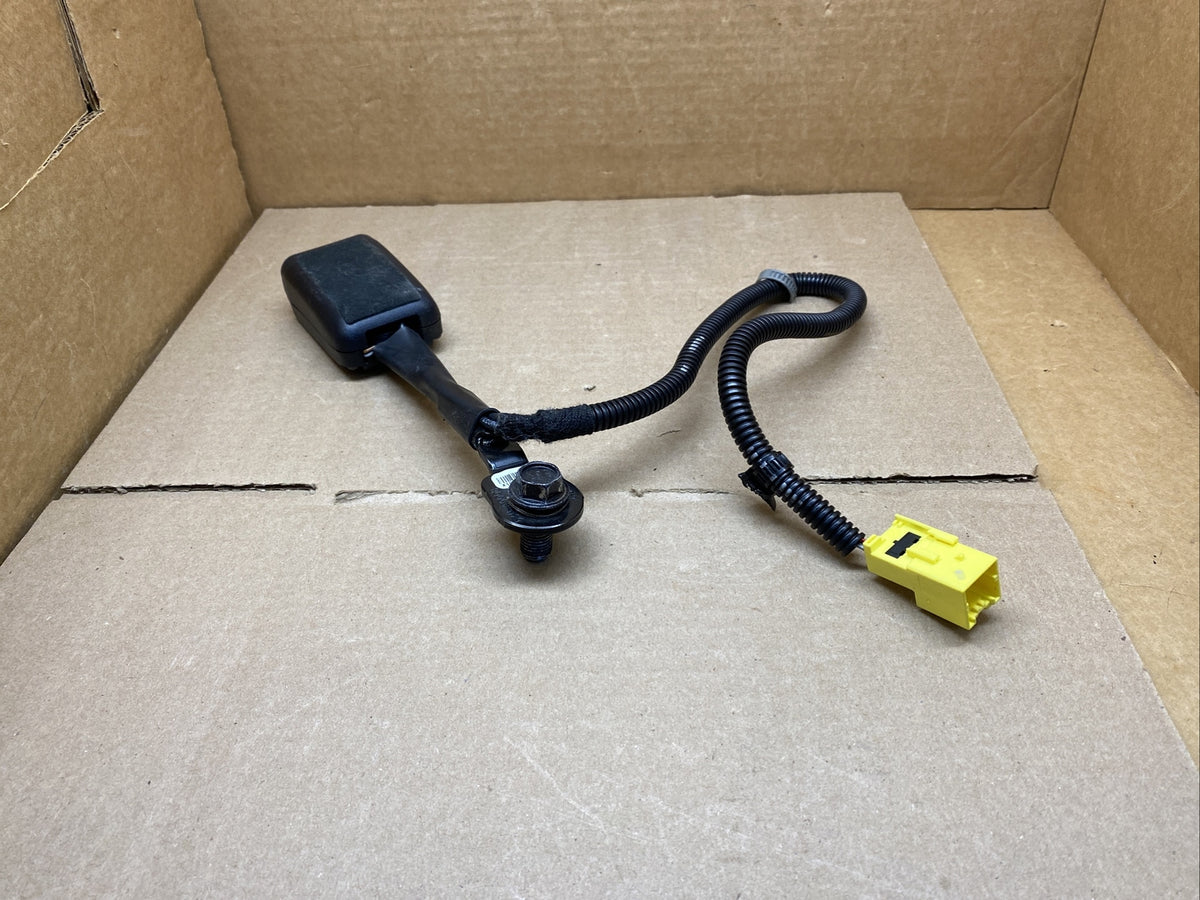 2016 2020 Kia Sorento Front Left Driver Side Seat Belt Seatbelt Buckle Black4