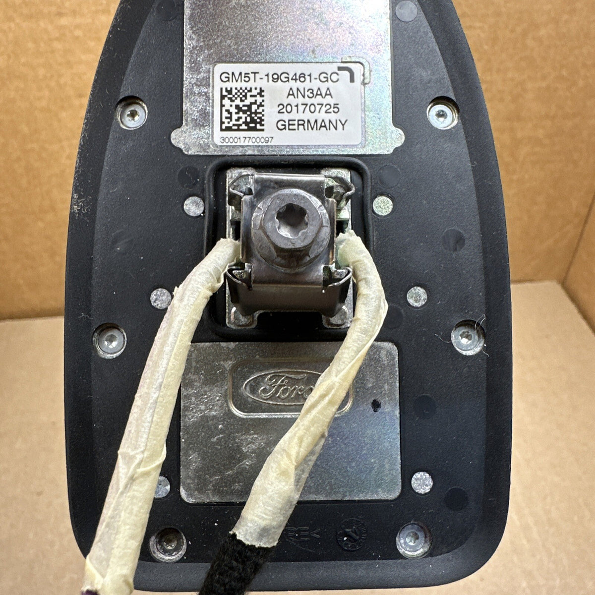 2018 FORD ESCAPE ROOF MOUNTED RADIO ANTENNA GM5T 19G461 GC5