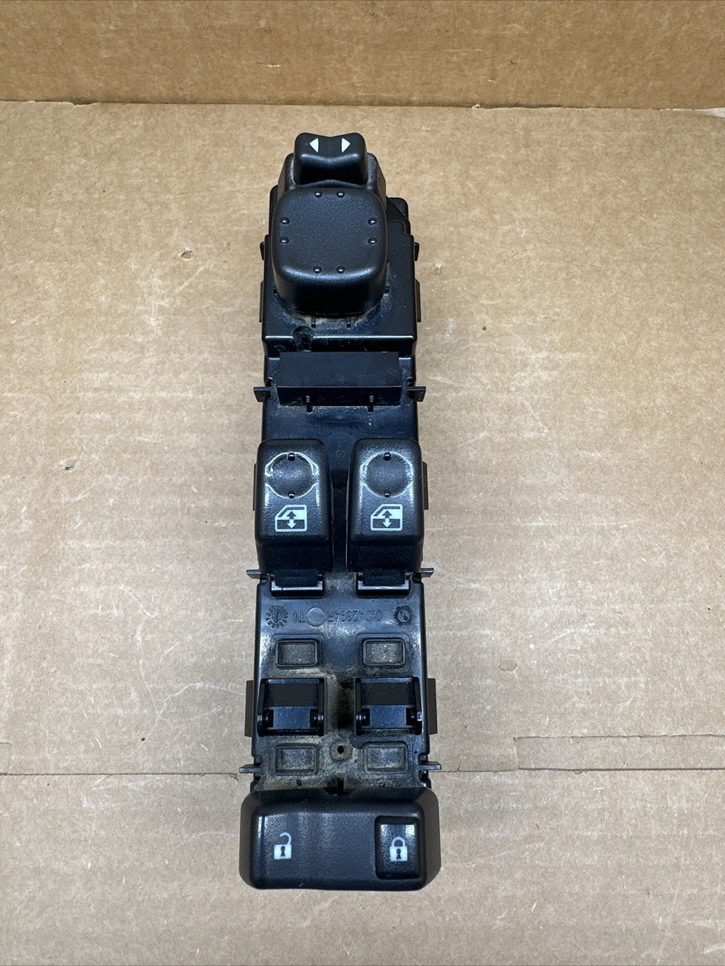 2004 2007 Silverado Sierra Front Left Driver Door Window Control Switch OEM3