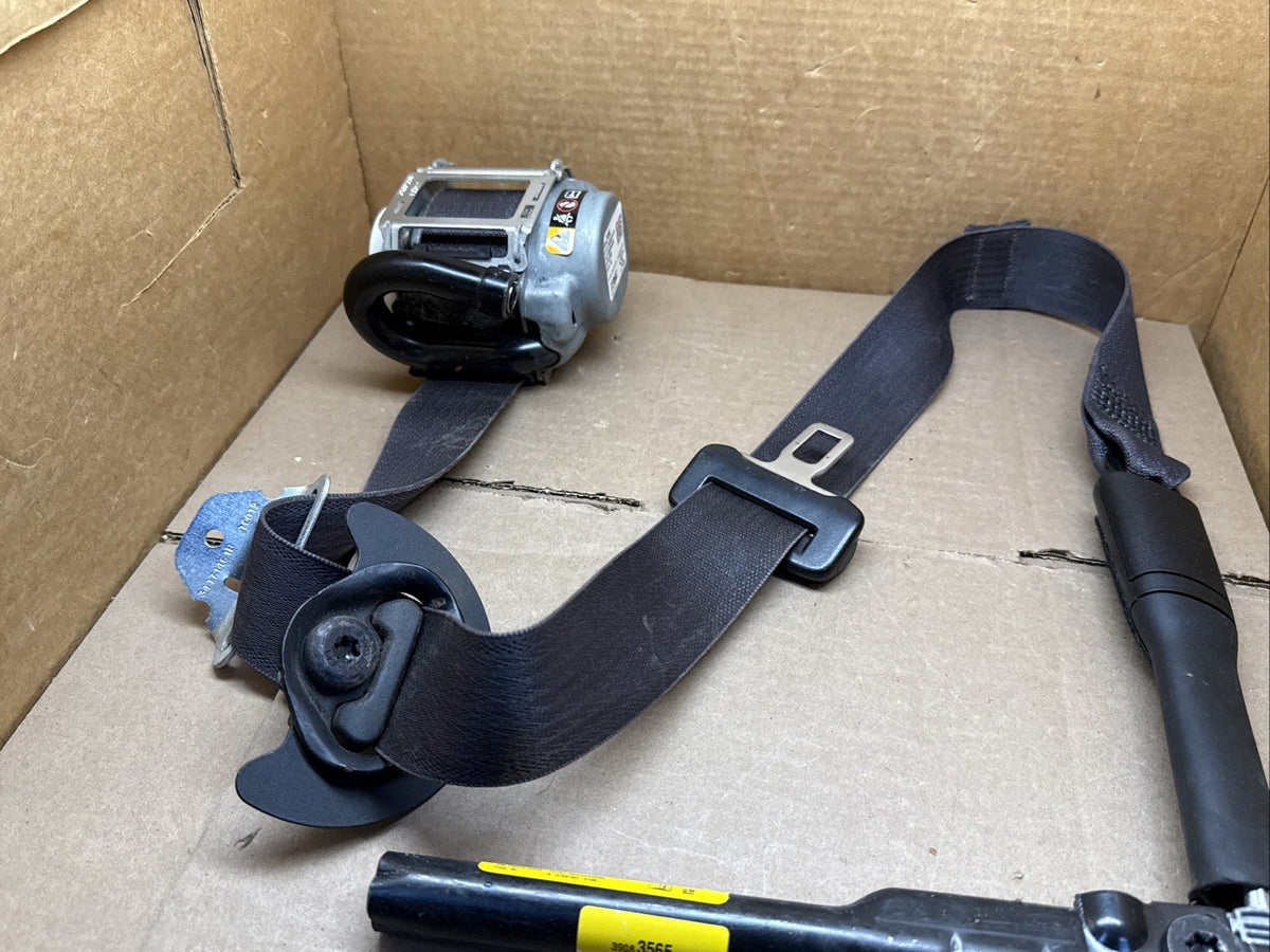 2016 2017 Cruze Front Left Driver Side Seat Belt Seatbelt Retractor2