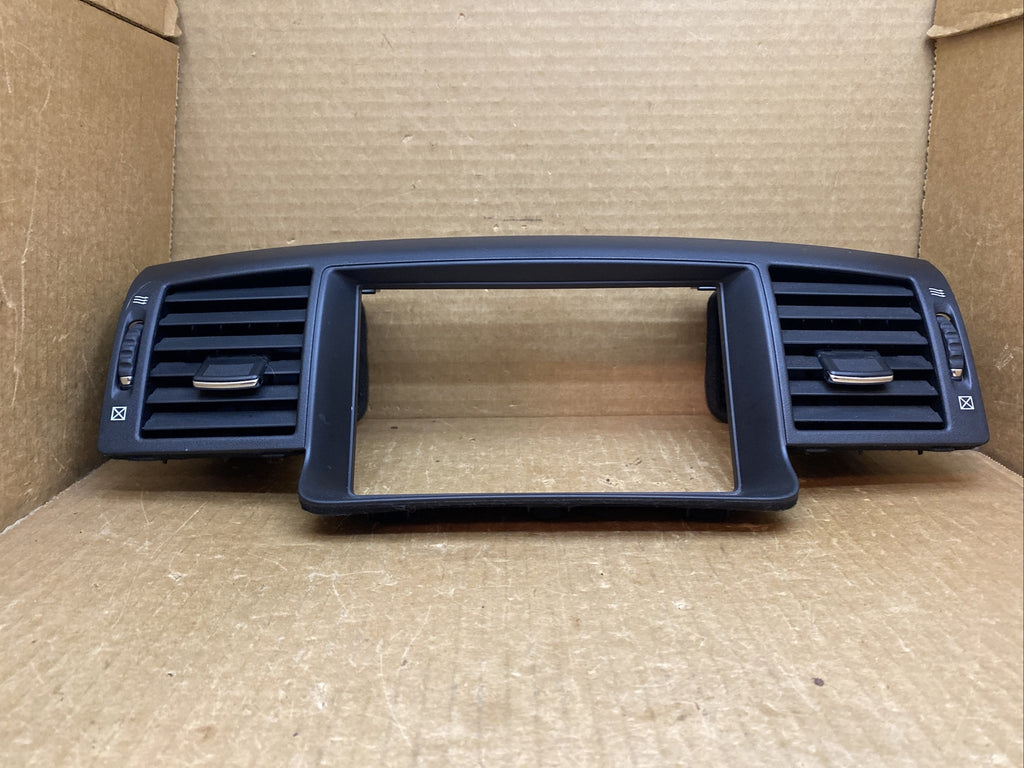 2006 2009 Infiniti M35 M45 Center Dash Air Vents Radio Screen Trim Bezel Black2