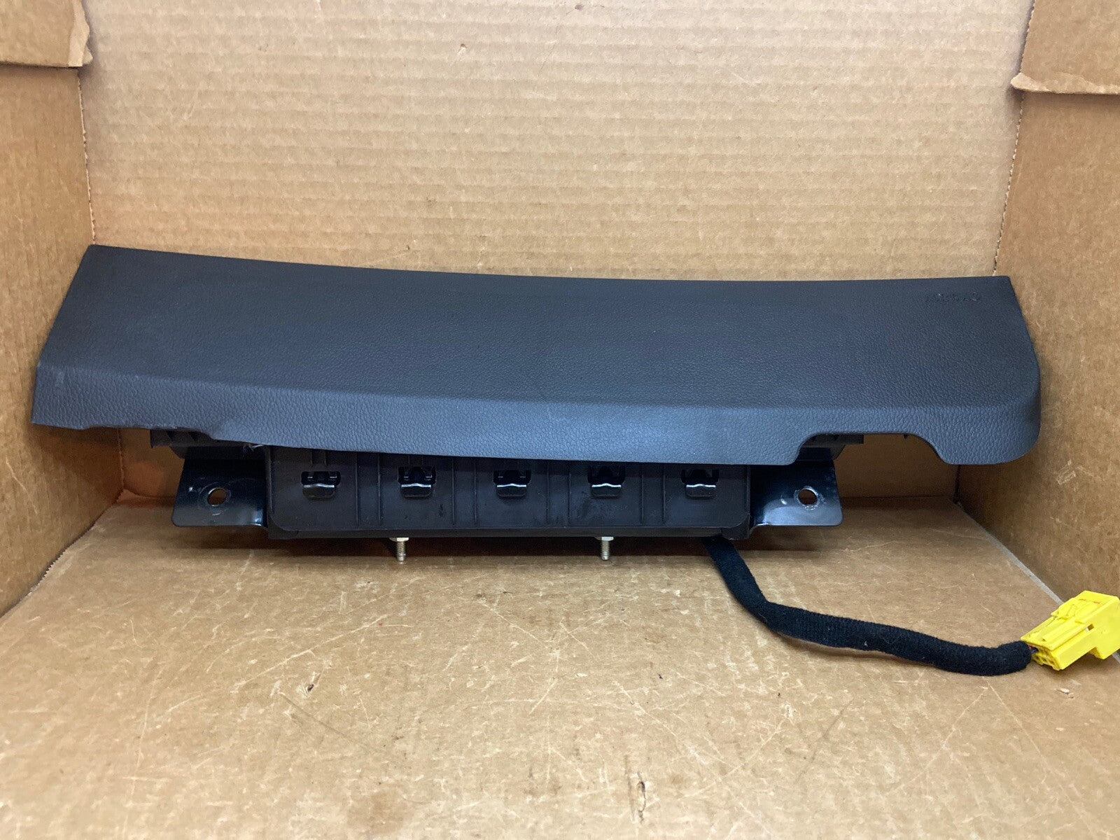 11 12 Chevy Cruze Right Passenger Side Knee Air Bag Airbag Lower Dash 954830771