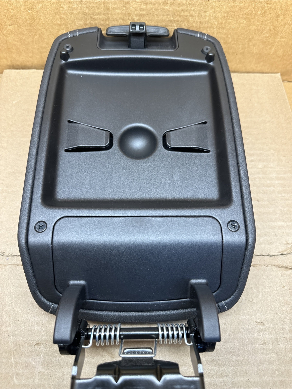 2017 2022 Kia Sportage Center Console Lid Cover Top Arm Rest Armrest Black6