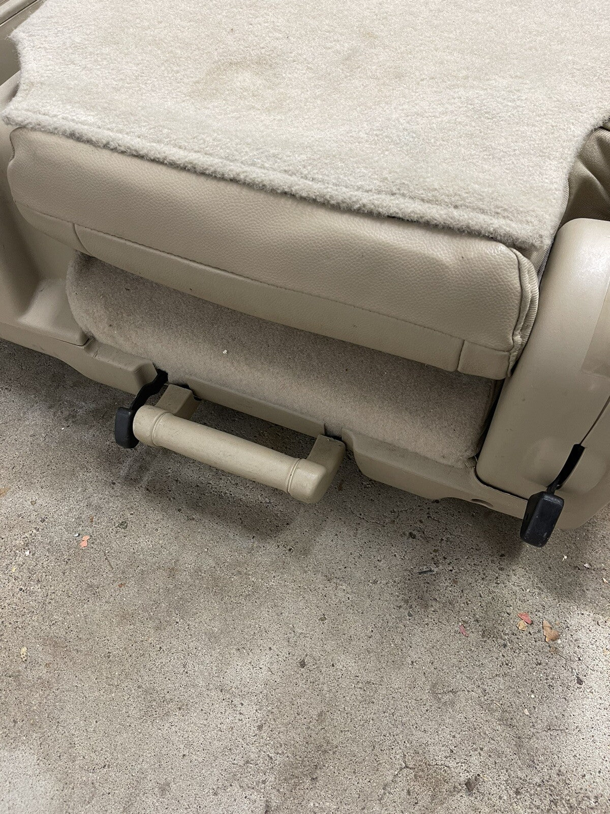 2007 2014 Tahoe Yukon Denali Suburban Escalade OEM 3RD Row Split Seats Tan8