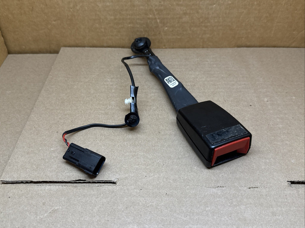 2016 2019 Ford Explorer Front Left Driver Side Seat Belt Seatbelt Buckle0
