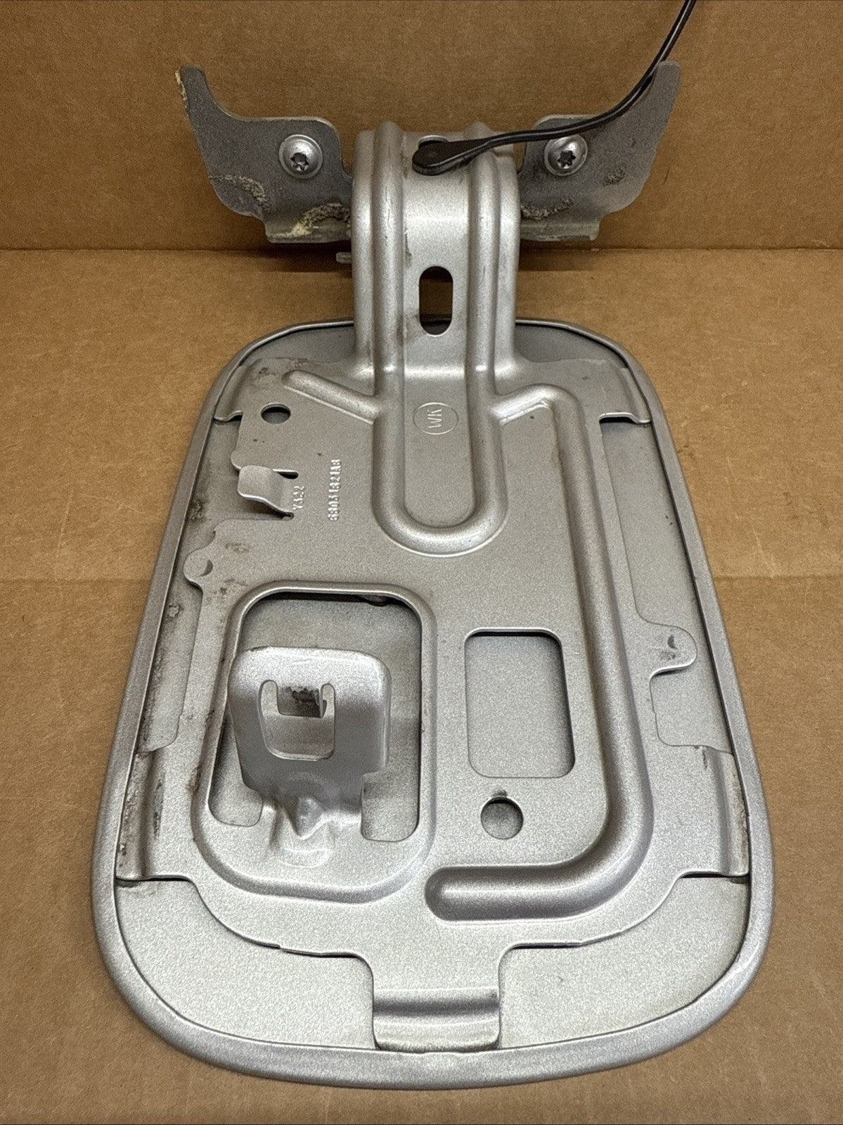 11 13 Jeep Grand Cherokee Fuel Gas Cap Door Lid Cover Bright Silver Metallic PS25