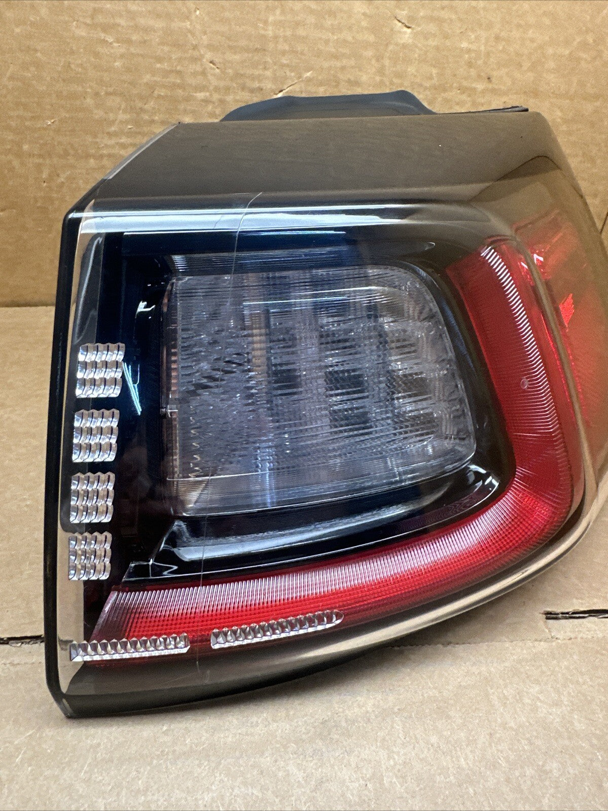 2019 2023 Cherokee Passenger Side Right Rear Taillight Tail Break Light Outer1