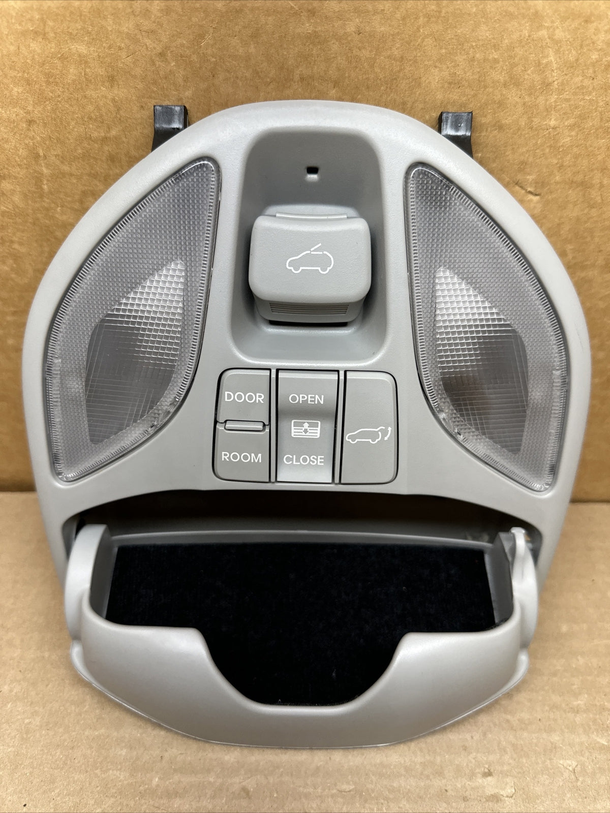 2013 2106 Hyundai Santa Fe Gray Over Head Overhead Console Light Sunroof OEM2