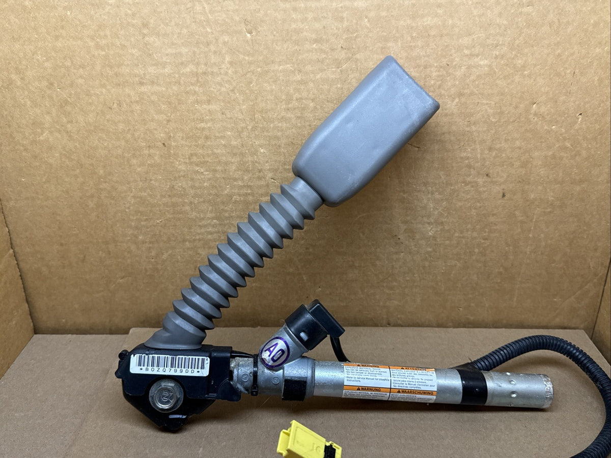 2007 2011 Honda CRV CR V Front Left Driver Side Seat Belt Seatbelt Buckle Gray1