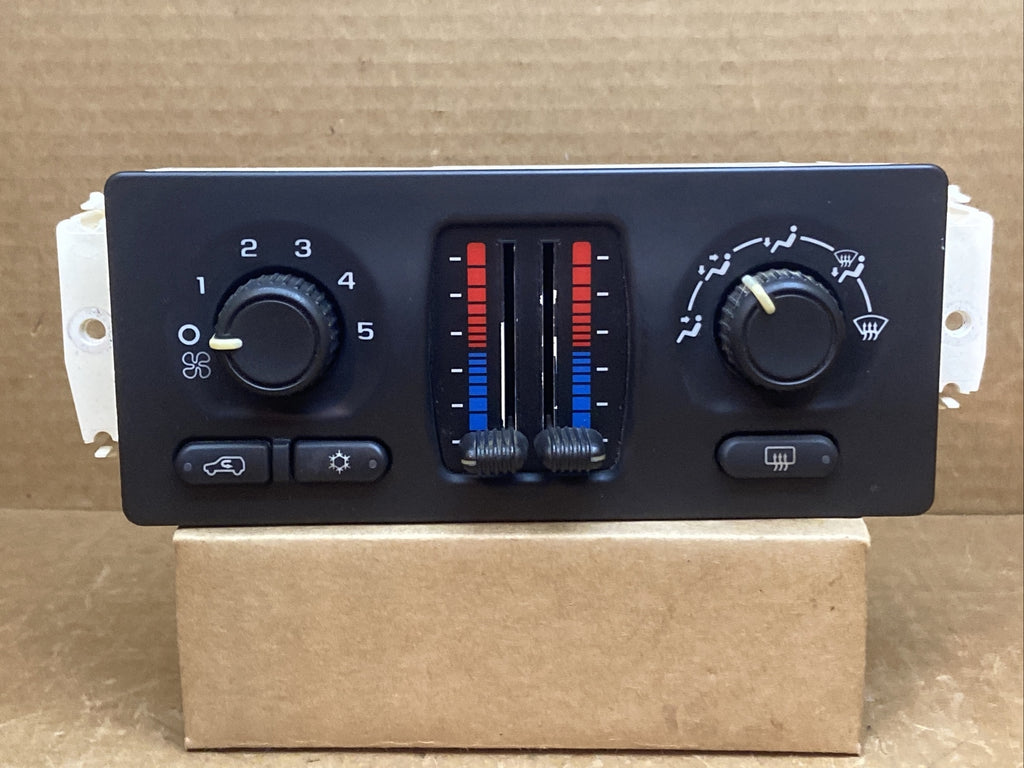 03 06 Silverado Sierra Tahoe Yukon Manual Dual Climate Control w/ Defog 103700340