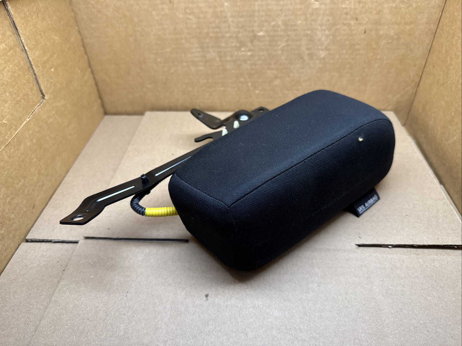 2020 2022 Nissan Rogue Sport Rear Left Driver Side Seat Airbag Bolster1