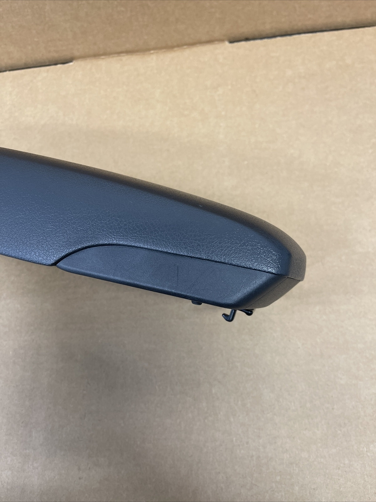 2007 2011 Toyota Camry Center Console Lid Cover Armrest Arm Rest Charcoal FC153