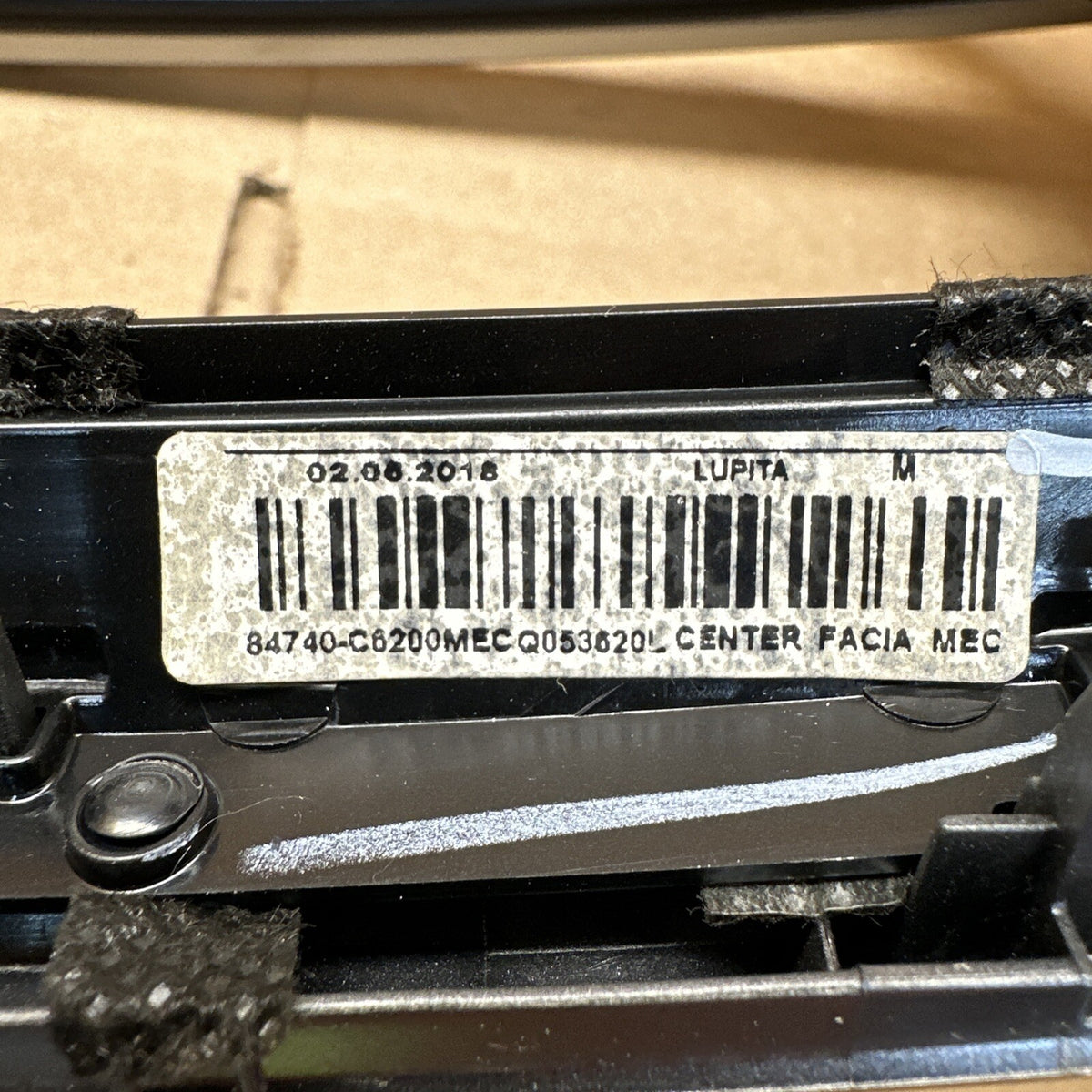 2016 2020 Kia Sorento Center Dash Radio Vent Bezel Surround OEM 84740 C62007