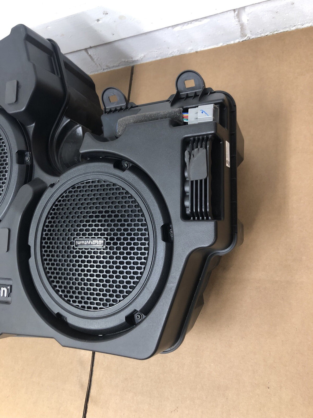 2012   2020 Challenger R/T SRT Hellcat Harman Kardon Factory SubWoofer OE3