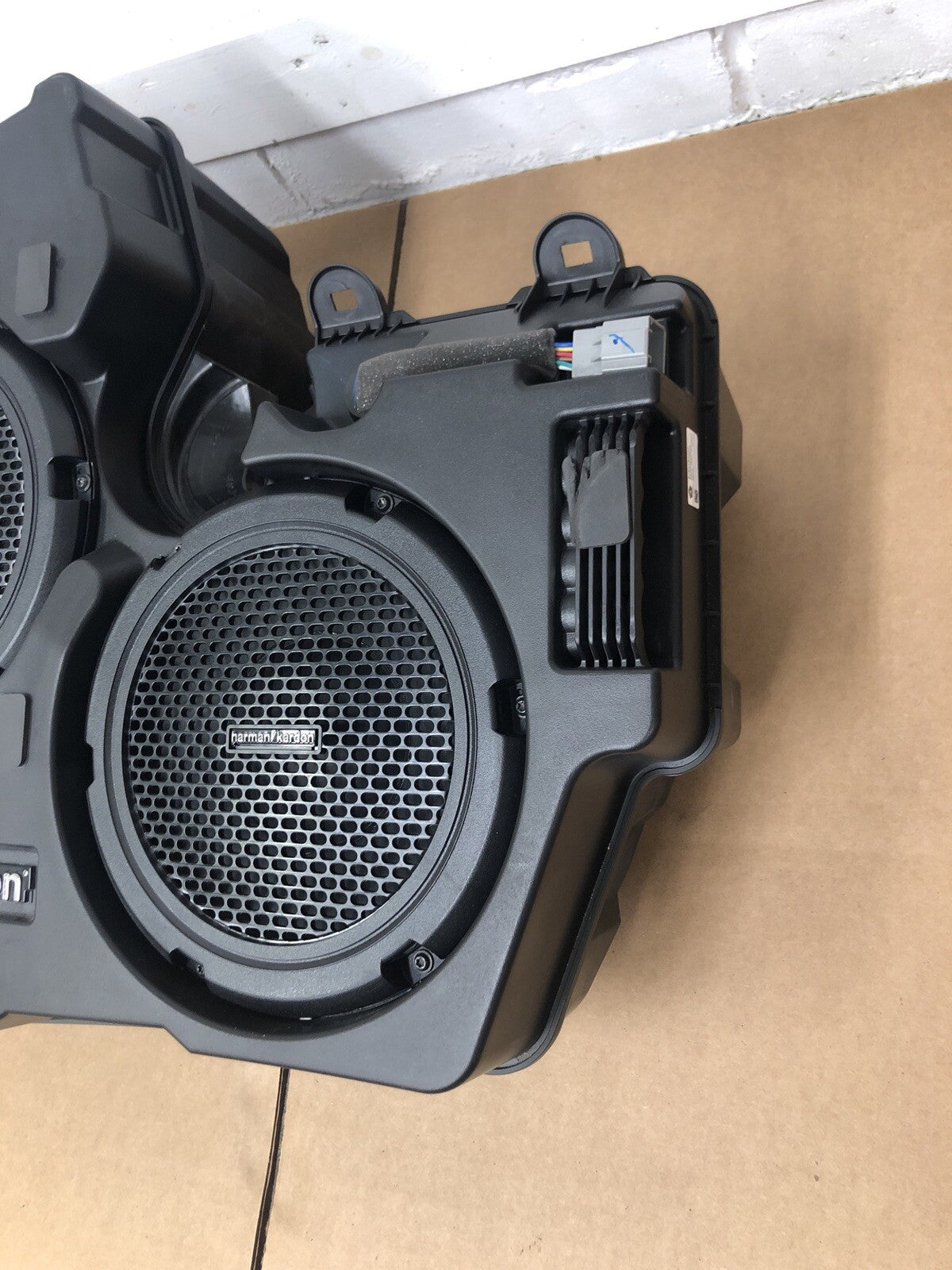2012   2020 Challenger R/T SRT Hellcat Harman Kardon Factory SubWoofer OE3