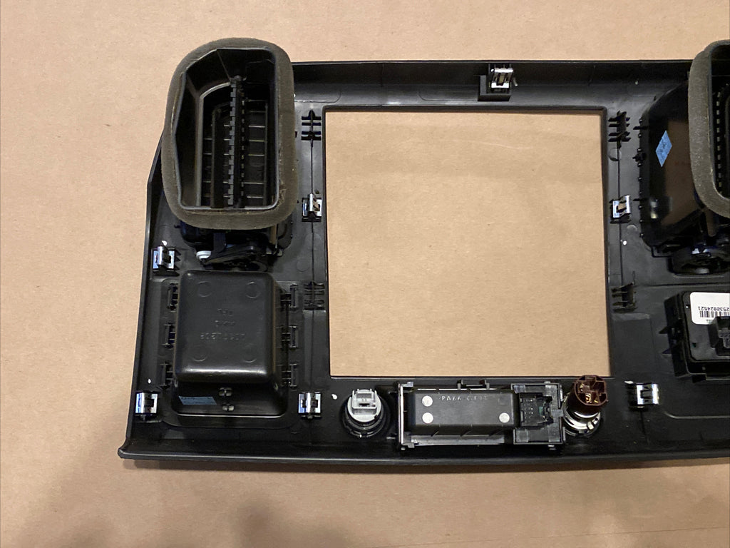 07 13 Silverado Sierra Dash Radio Climate Control Bezel Trim 4X4 Switch USB6