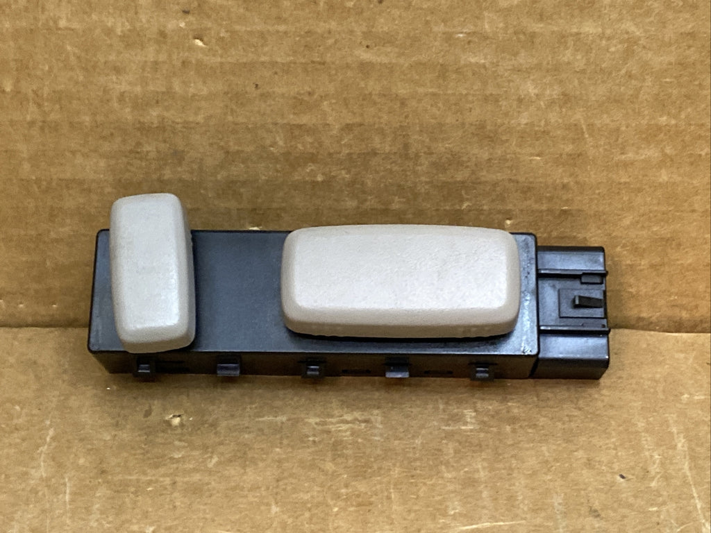 09 16 Traverse Buick Enclave Front Right Passenger Seat Control Switch 152590651