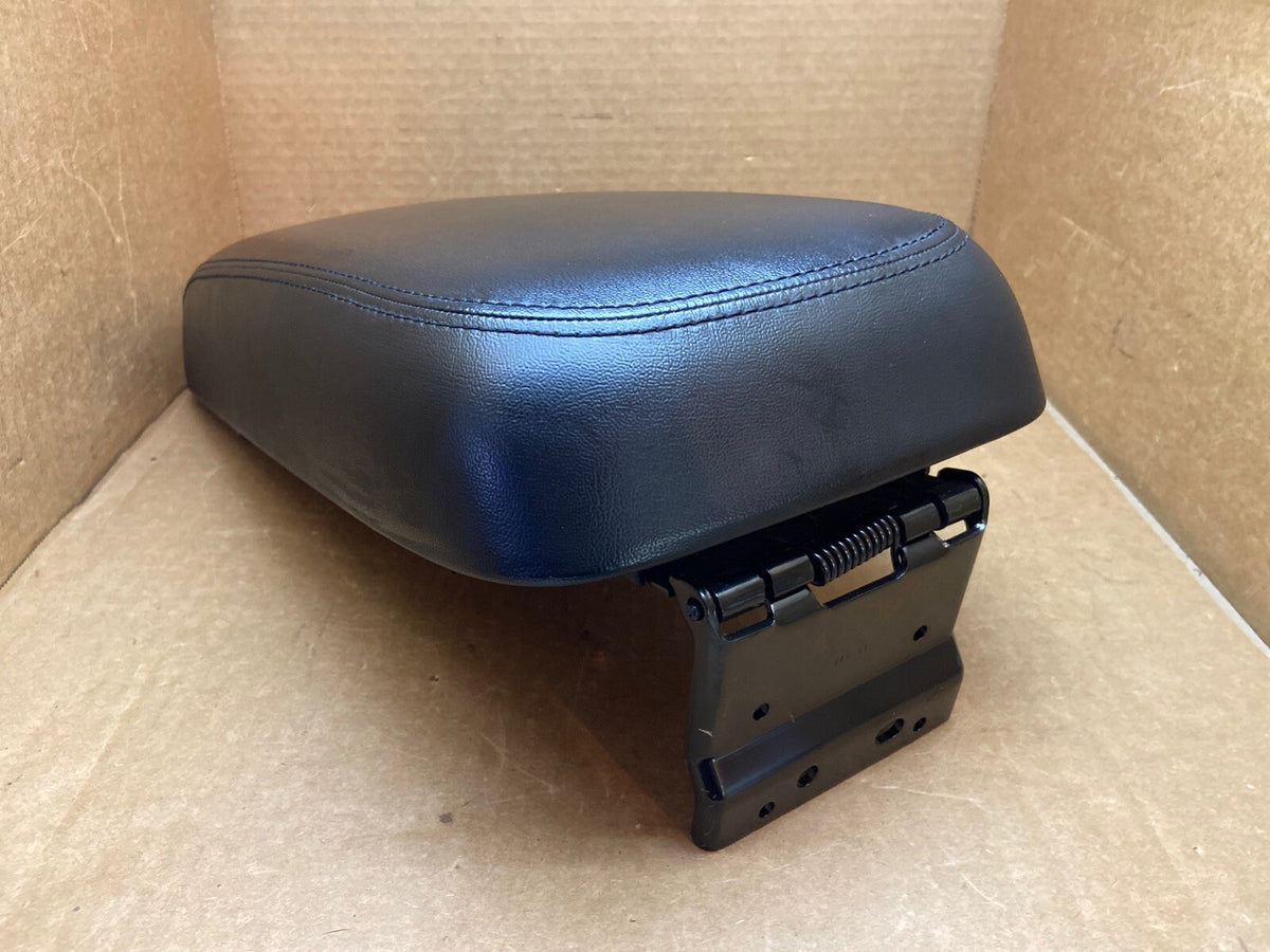11 17 CHRYSLER 300 CENTER CONSOLE LID COVER TOP ARMREST ARM REST OEM BLACK6