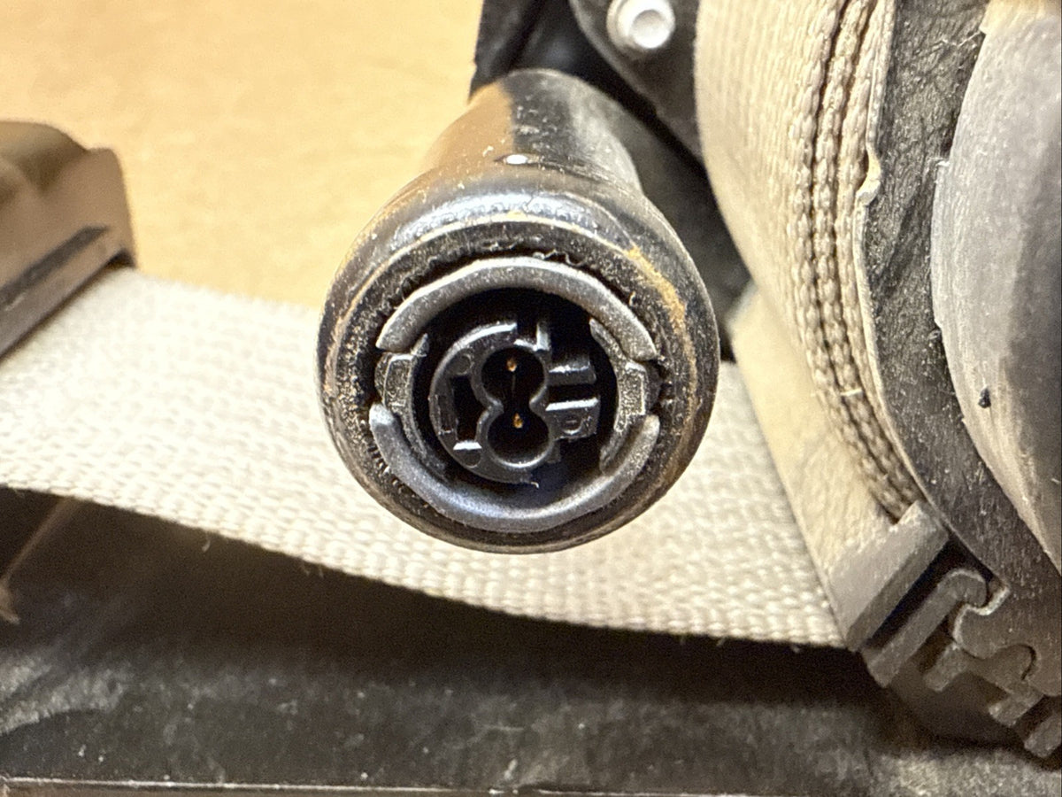 2010 2016 Cadillac SRX Front Right Passenger Seat Belt Seatbelt Retractor Tan5