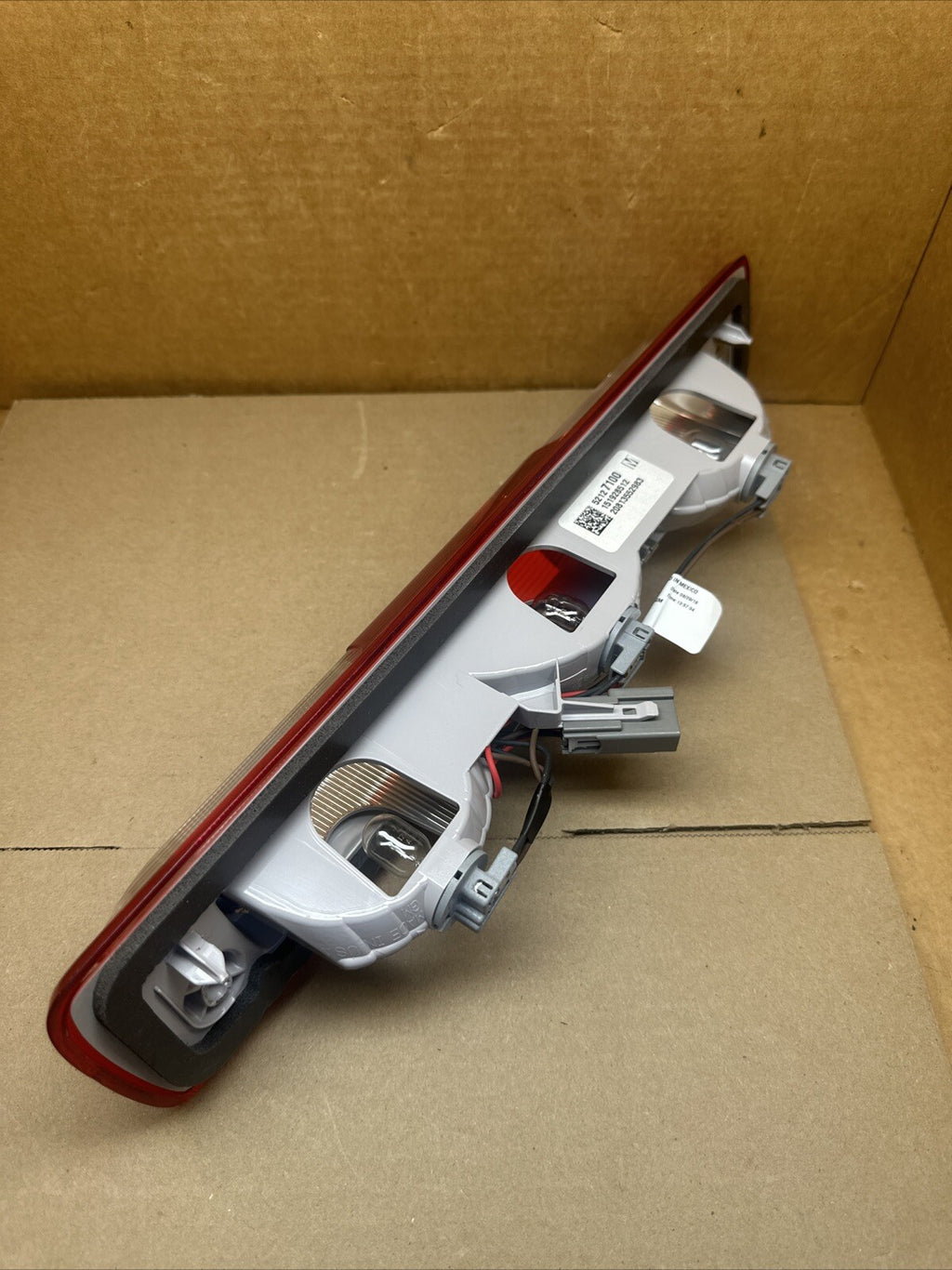 16 22 CHEVROLET COLORADO HIGH MOUNTED THIRD 3RD BRAKE TAIL LIGHT 52127100 OEM7