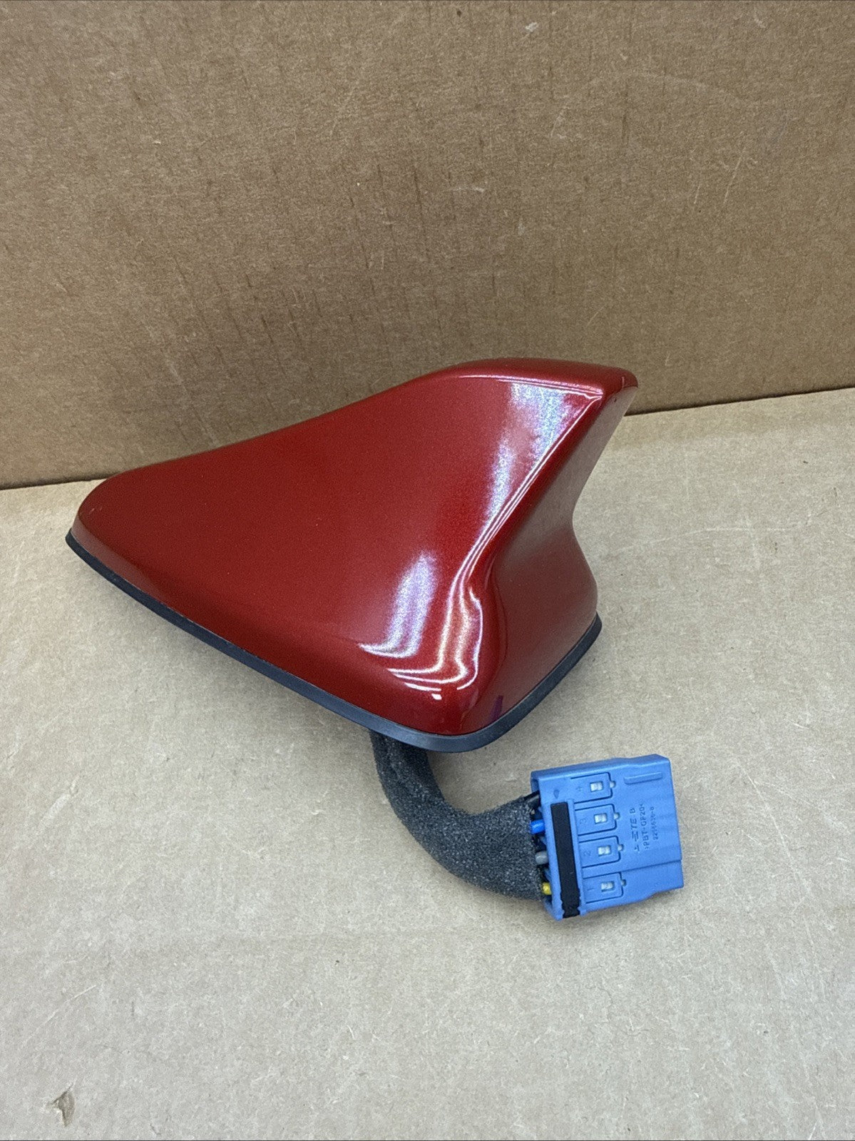 22-23 Kona, 19-23 Kona Electric Roof Radio Shark Fin Antenna Red 96210-K440Y2R2