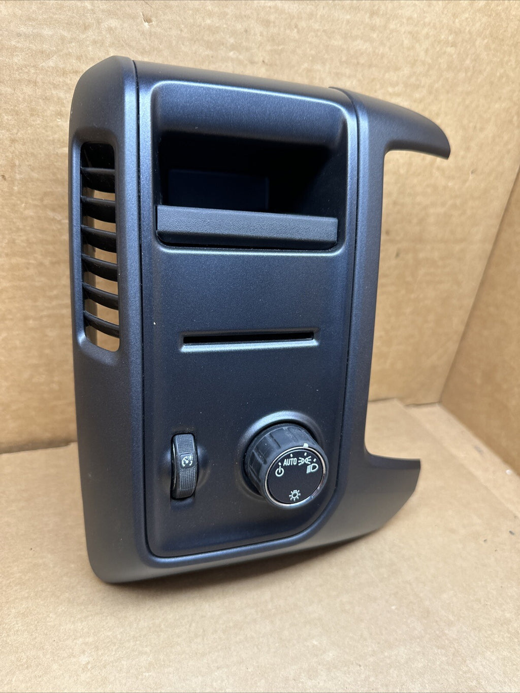 2014 2018 CHEVY SILVERADO DASH TRIM BEZEL LIGHT SWITCH TOW HAUL BRAKE CONTROL2