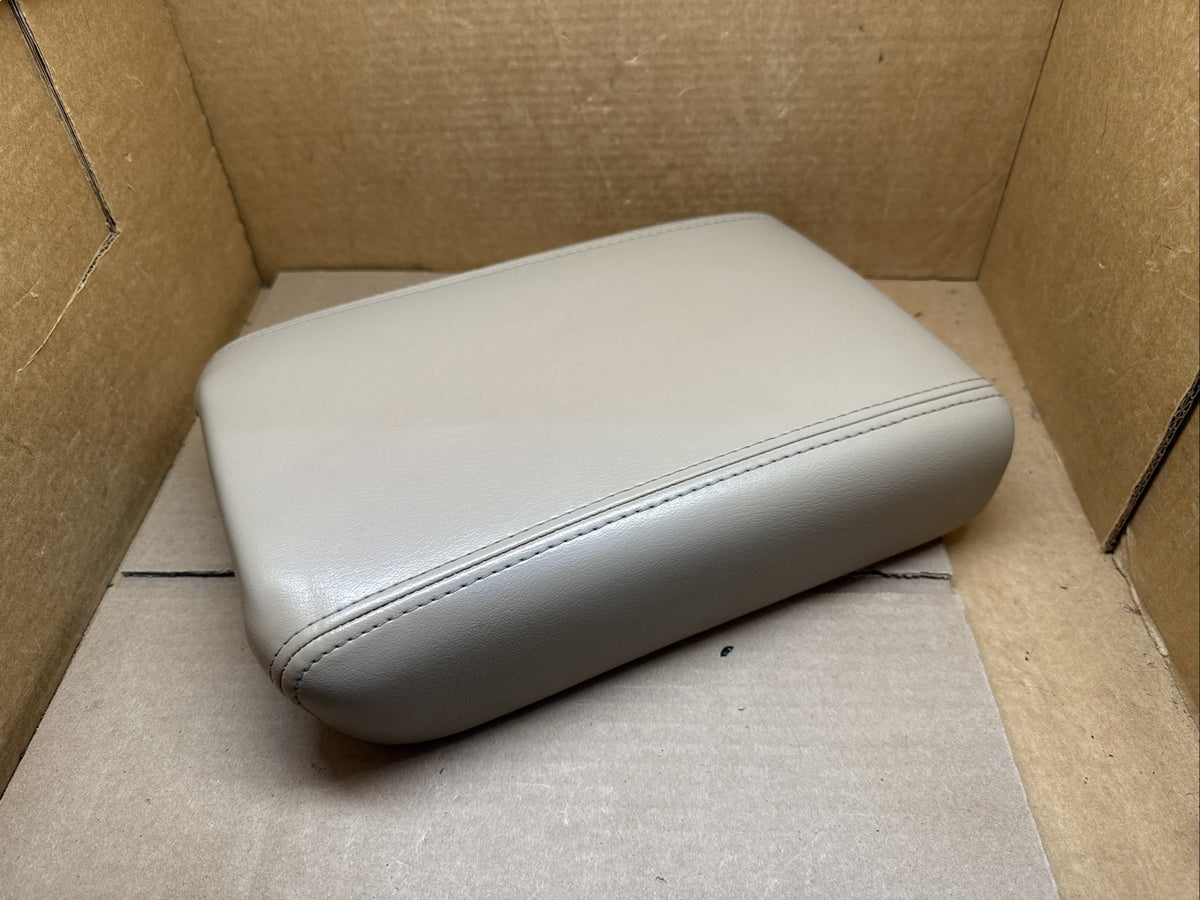07 17 Traverse Acadia Enclave Center Console Lid Arm Rest Dark Cashmere 228553120