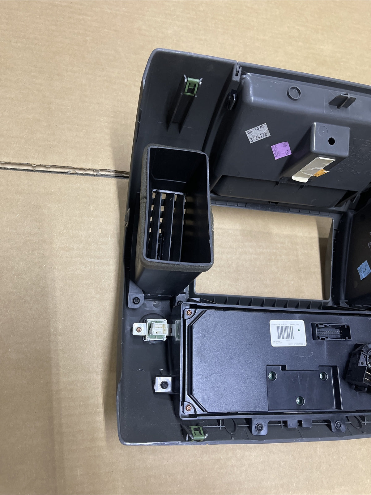 05 12 NISSAN FRONTIER XTERRA PATHFINDER CLIMATE CONTROL VENTS PANEL RADIO BEZEL5