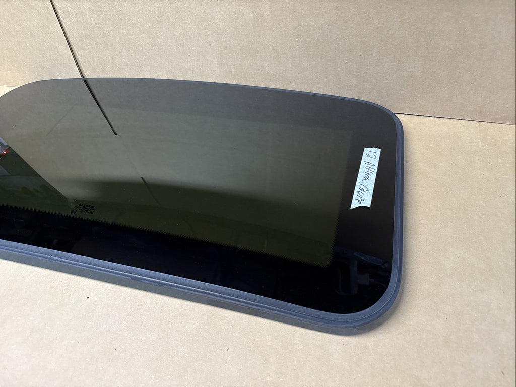 2008 2012 Nissan Altima 4 Door Sedan Sun Roof Sunroof Window Glass OEM2