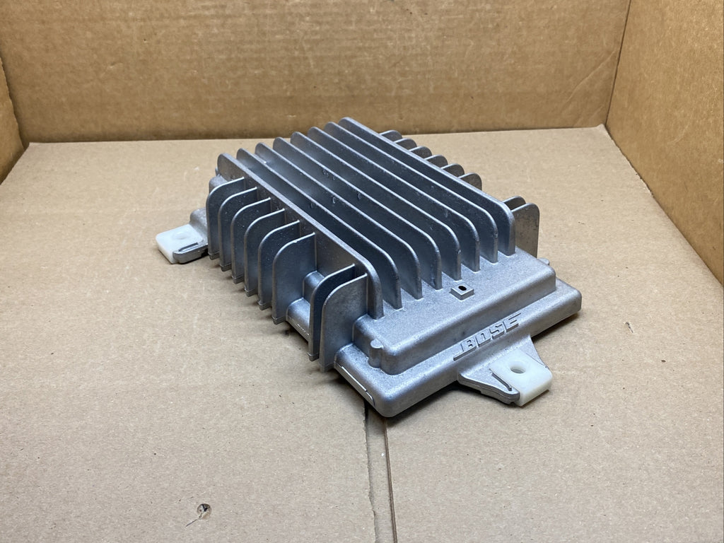 2007 2014 Suburban Tahoe Yukon Radio Bose Amp Amplifier OEM 208112346