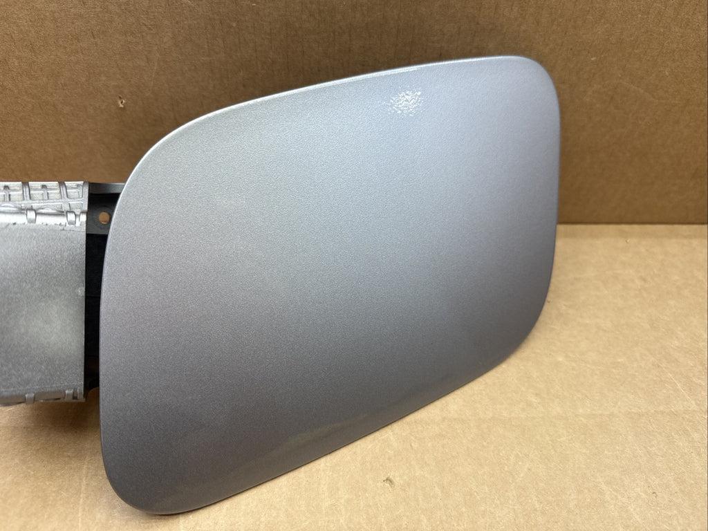 2021-2025 Kia Seltos Fuel Gas Tank Filler Door Lid Cover OEM Silver Gray KLG1