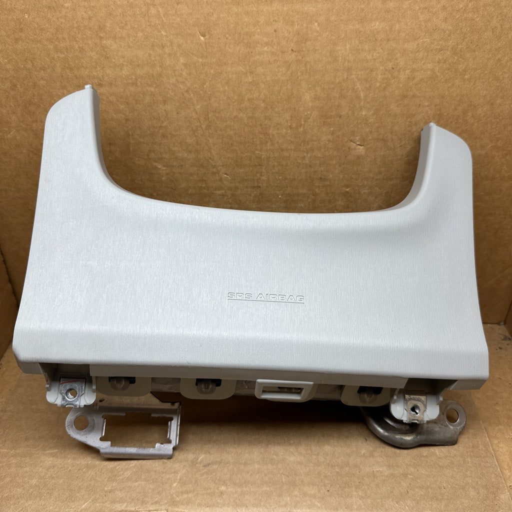 2010 2015 TOYOTA PRIUS LEFT SIDE DRIVER KNEE LOWER AIRBAG AIR BAG LIGHT GRAY0