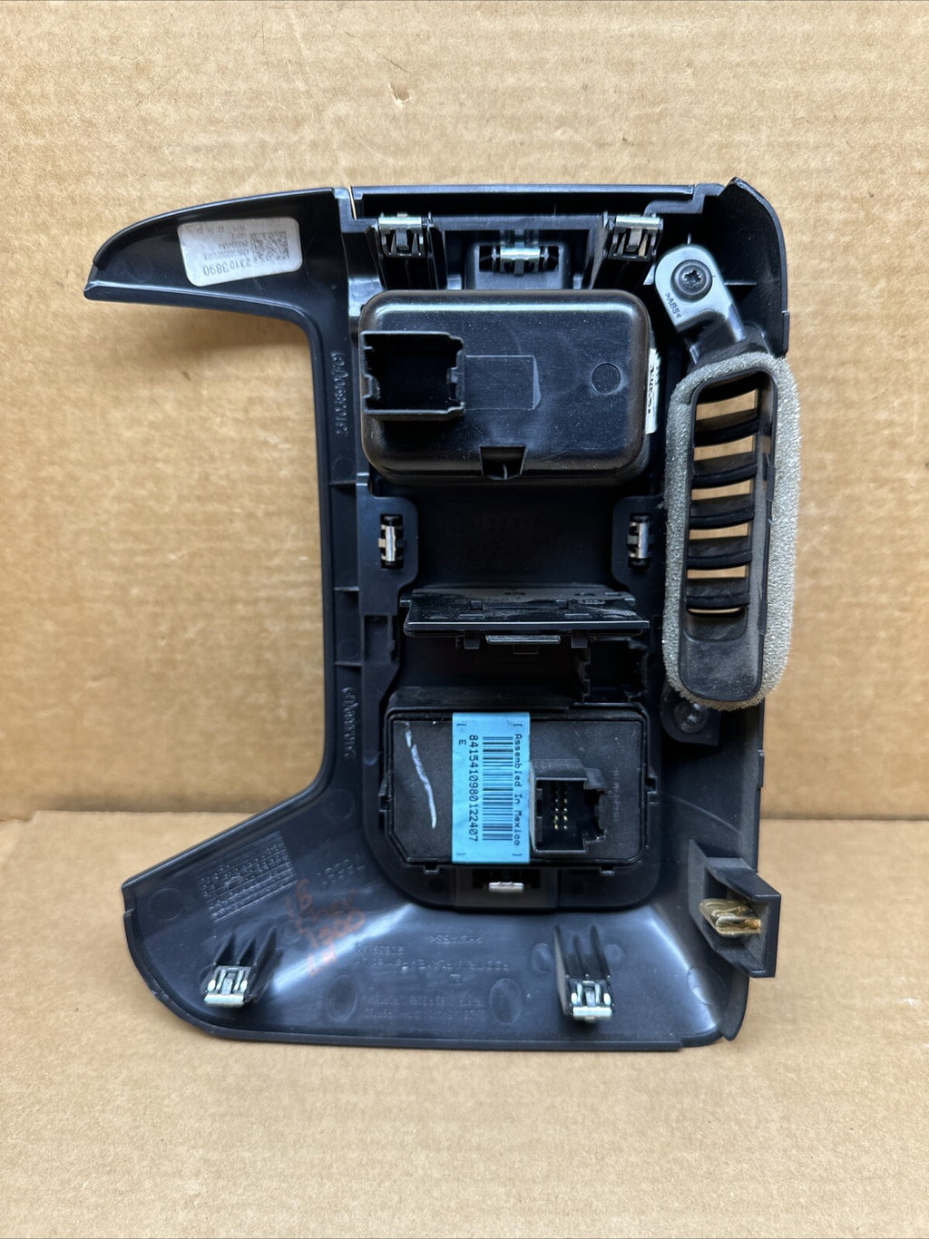 2014 2018 CHEVY SILVERADO DASH TRIM BEZEL LIGHT SWITCH TOW HAUL BRAKE CONTROL5