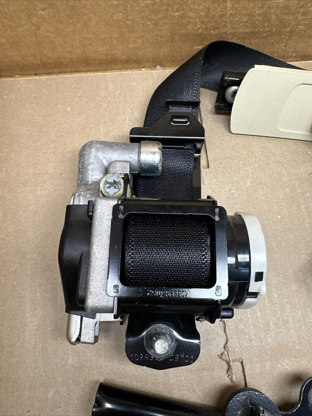 2015 2020 Ford Edge Front Right Passenger Side Seat Belt Seatbelt Black1