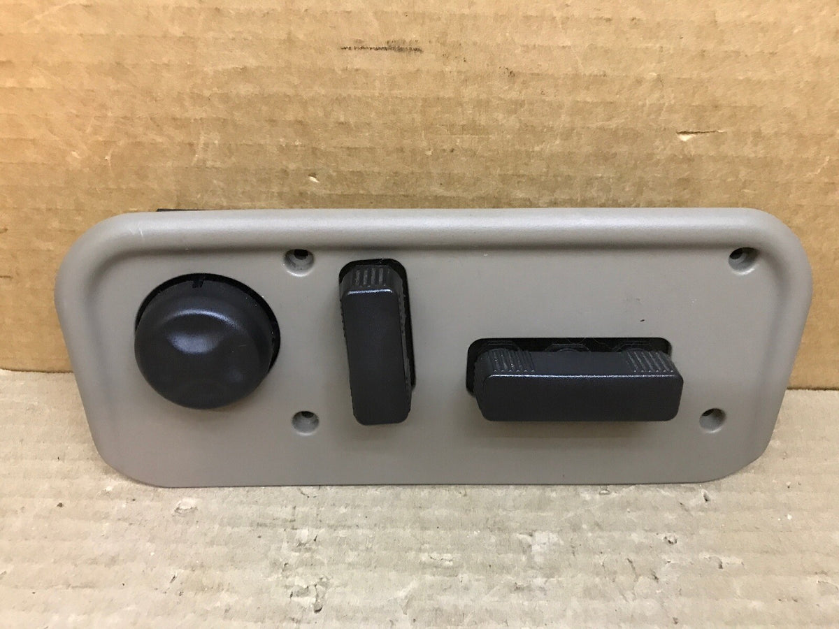 00 02 SILVERADO TAHOE 8 WAY PASSENGER SEAT SWITCH 12450254 NEUTRAL TAN 522 5211