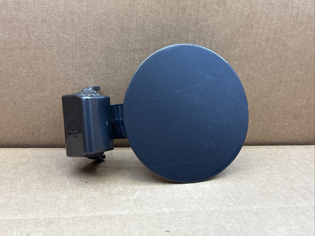 2015 2018 Kia Sedona Fuel Gas Tank Filler Door Lid Cover OEM Gray ABT0
