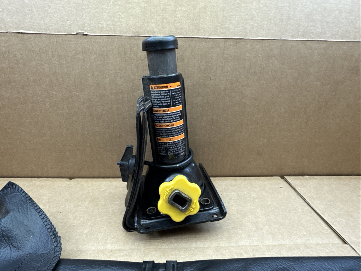 2015 2023 CHEVY COLORADO GMC CANYON EMERGENCY JACK AND TOOLS KIT OEM8