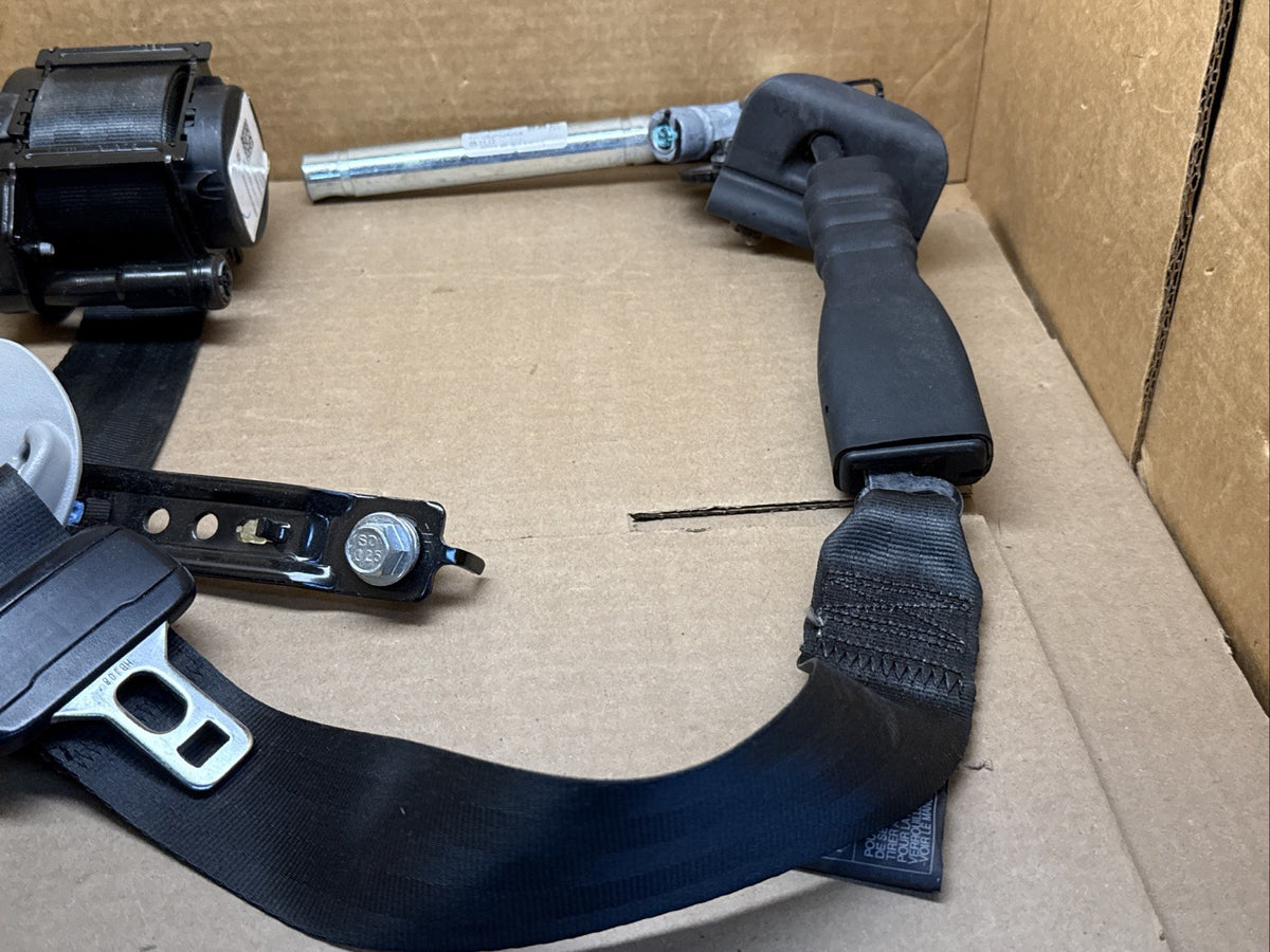 2014 2018 Forte Forte5 Front Right Passenger Side Seat Belt Seatbelt Retractor3