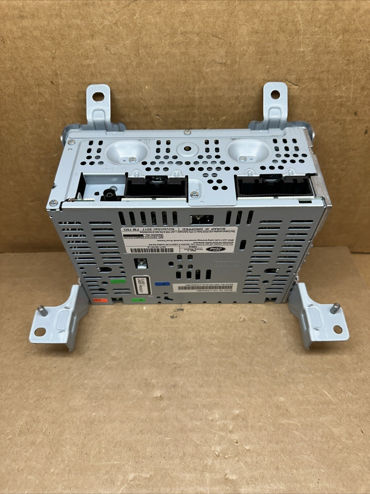 2017 2019 Ford Taurus Radio Stereo Receiver Disc Reader DG1T 19C107 LE4