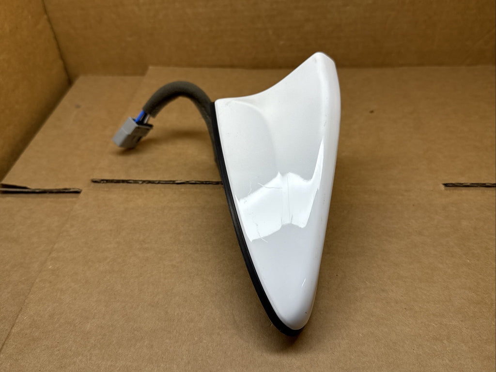 2014 2016 Kia Sportage Shark Fin Antenna OEM White 96210 3W800UD2