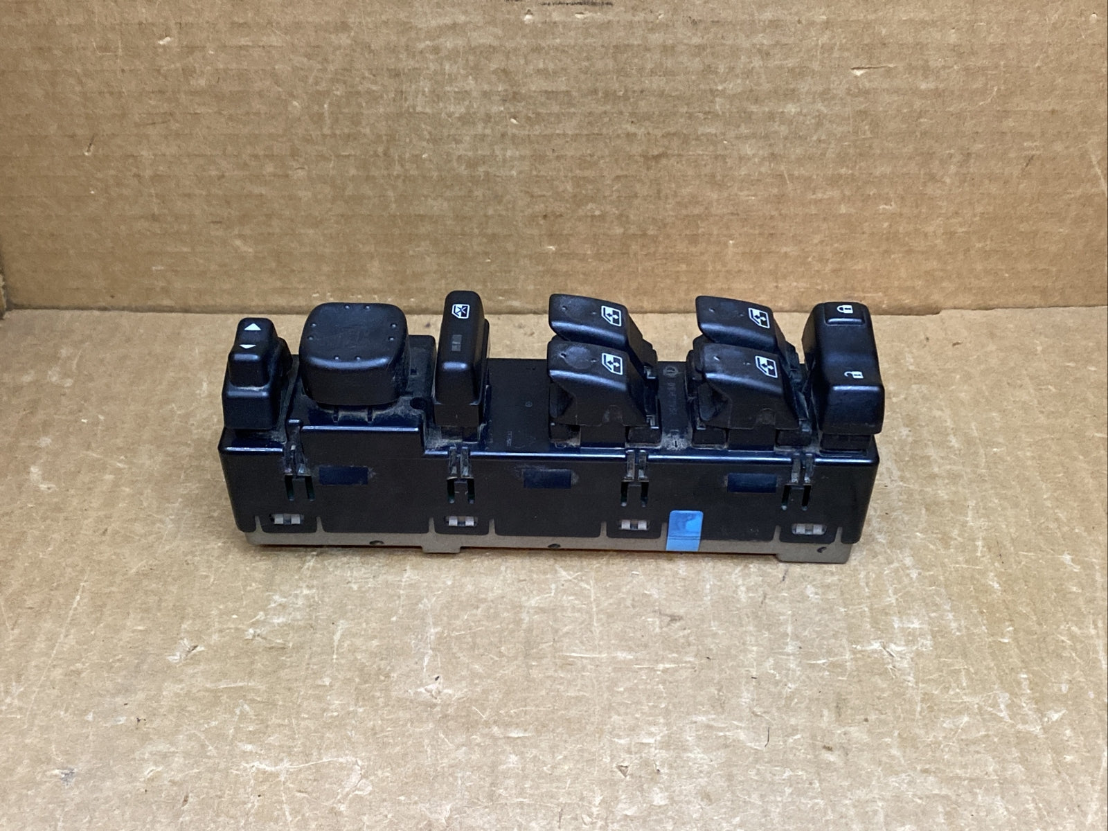 03 06 Tahoe Yukon Silverado Front Driver Door Window Control Switch OEM 151862080