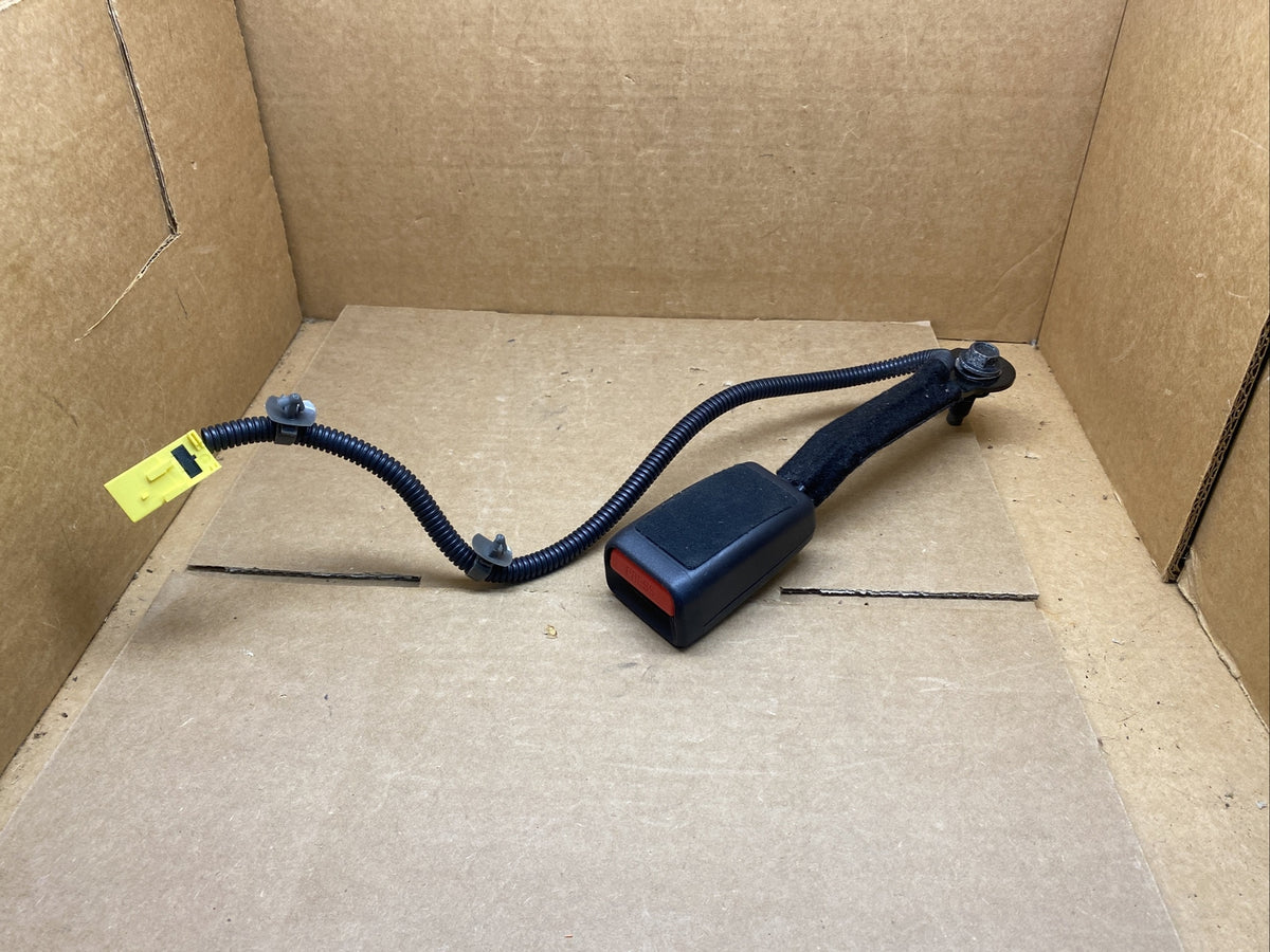 2011 2013 Kia Sorento Front Right Passenger Side Seat Belt Seatbelt Buckle Black0